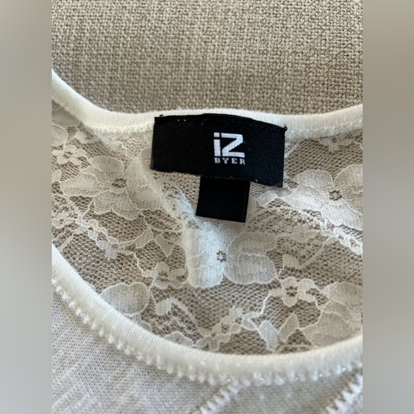 IZ Byer Light Ivory Short Sleeve Lacey Back Top. Size Small - Picture 8 of 11